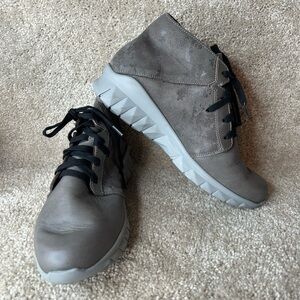 Naot Polaris foggy  Gray Lace-Up Sneakers size 37/6